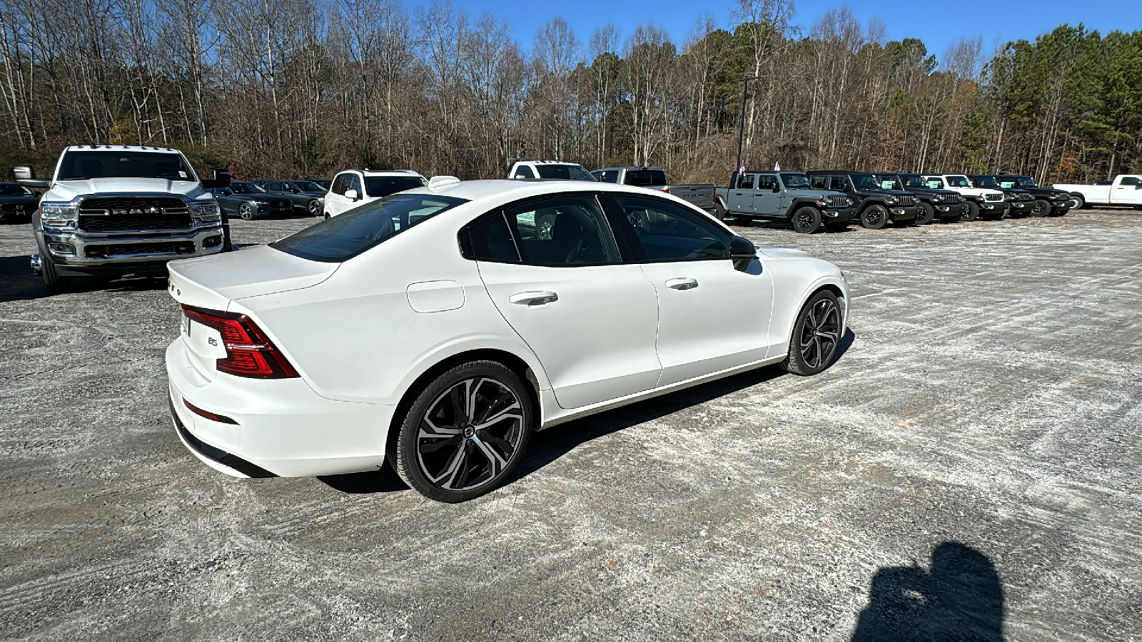 2024 Volvo S60 Core Dark Theme 6