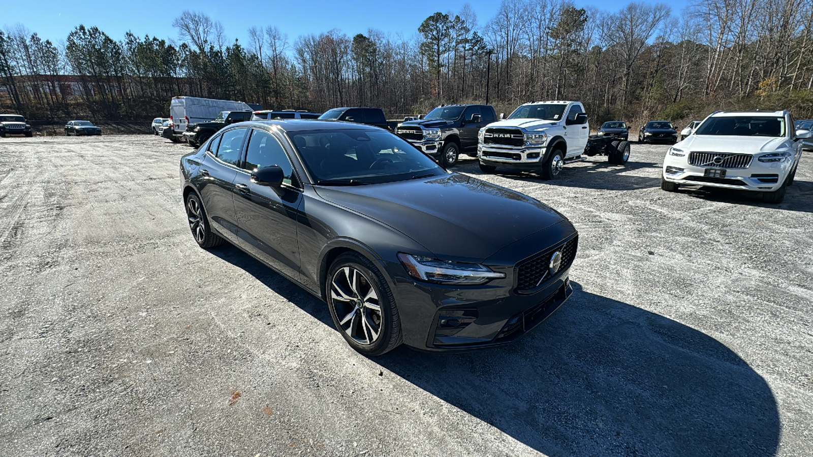 2024 Volvo S60 Core Dark Theme 1