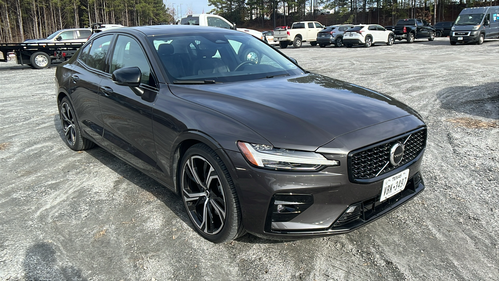 2024 Volvo S60 Core Dark Theme 3