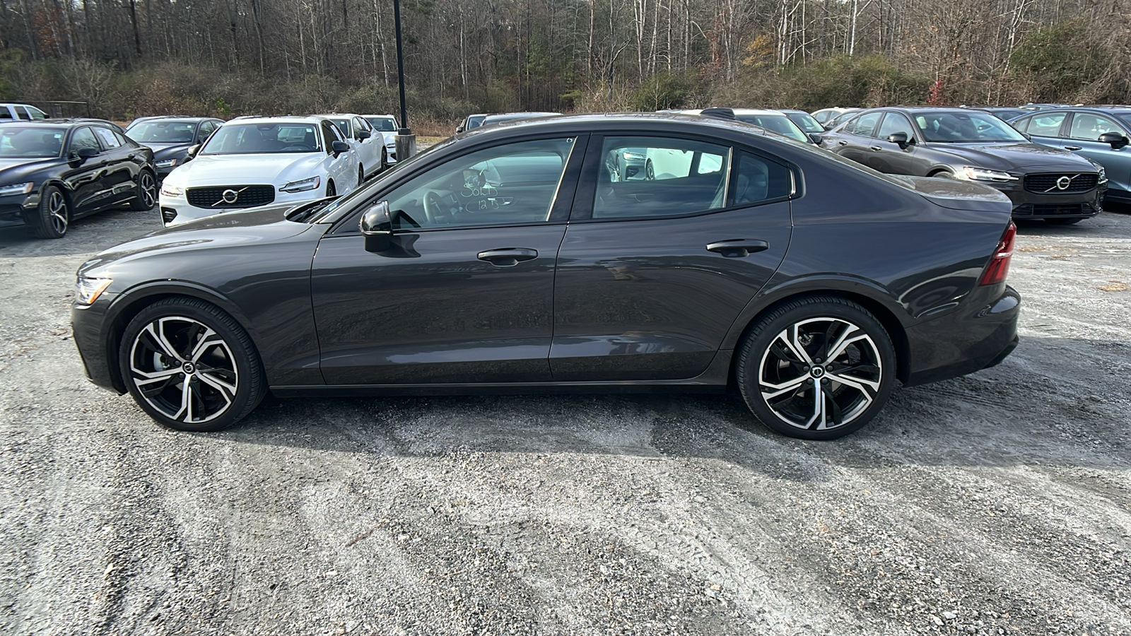 2024 Volvo S60 Core Dark Theme 8