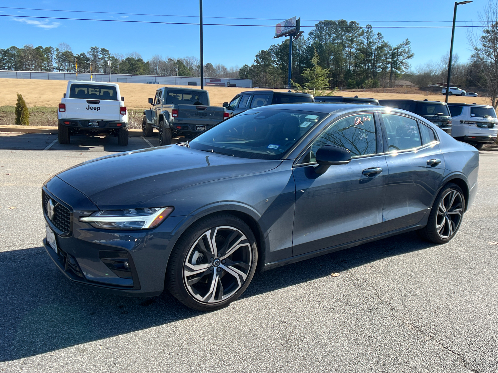 2024 Volvo S60 Core Dark Theme 1