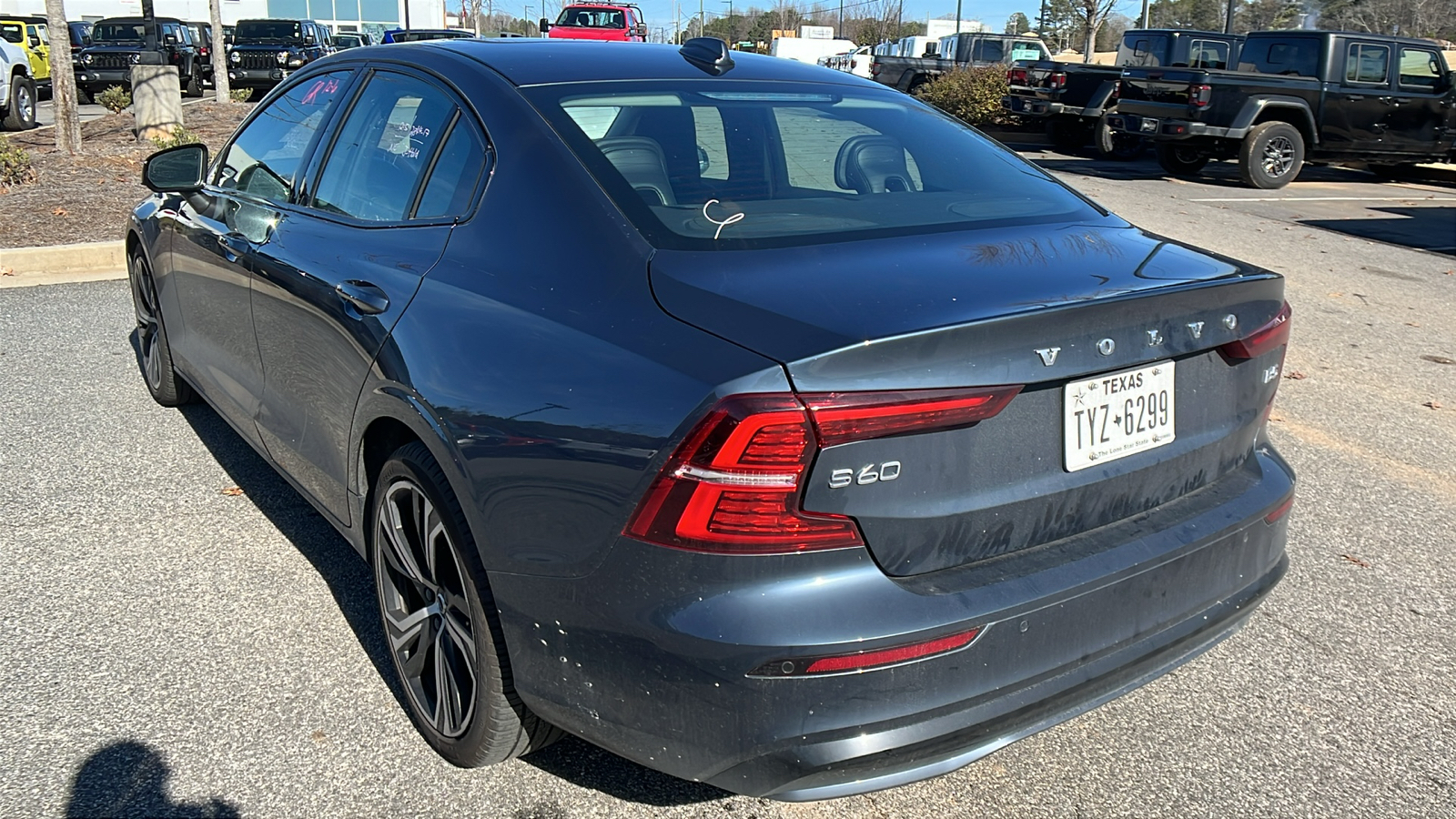 2024 Volvo S60 Core Dark Theme 7