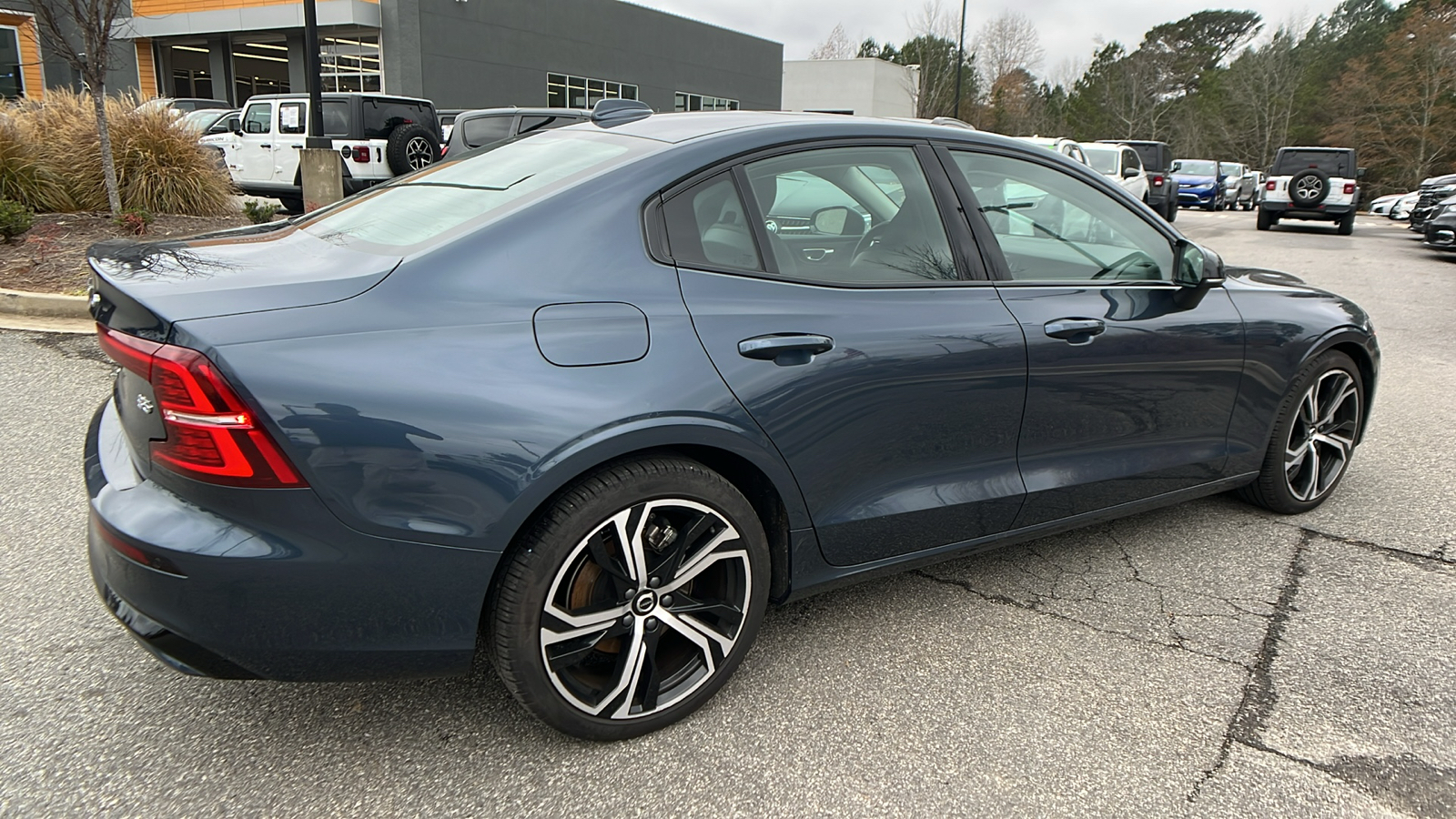 2024 Volvo S60 Core Dark Theme 5