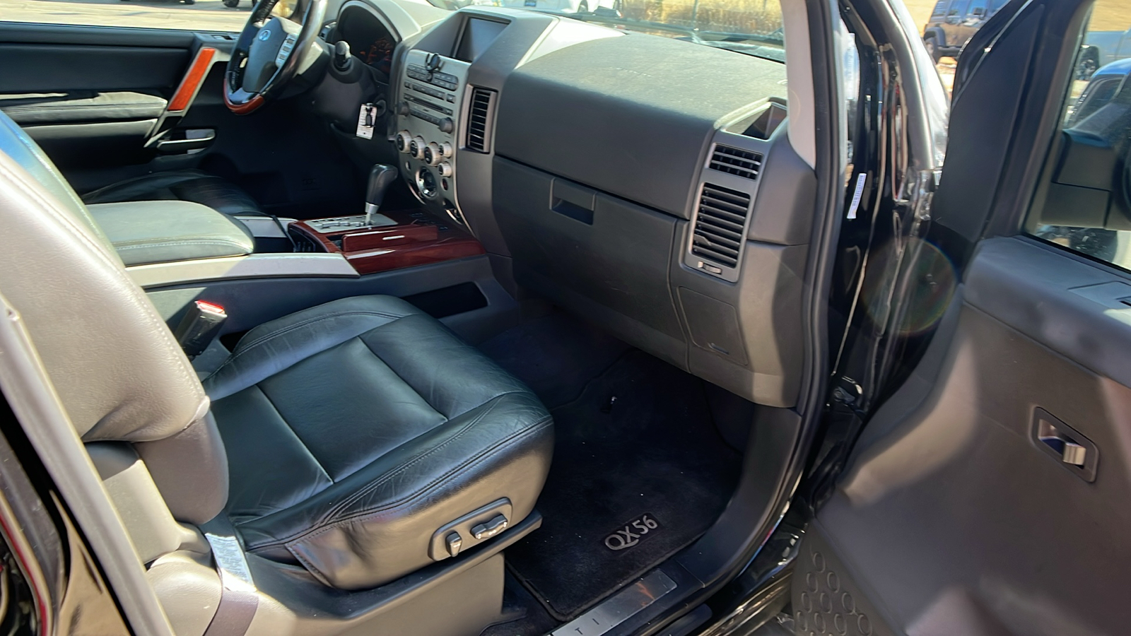 2006 INFINITI QX56  13