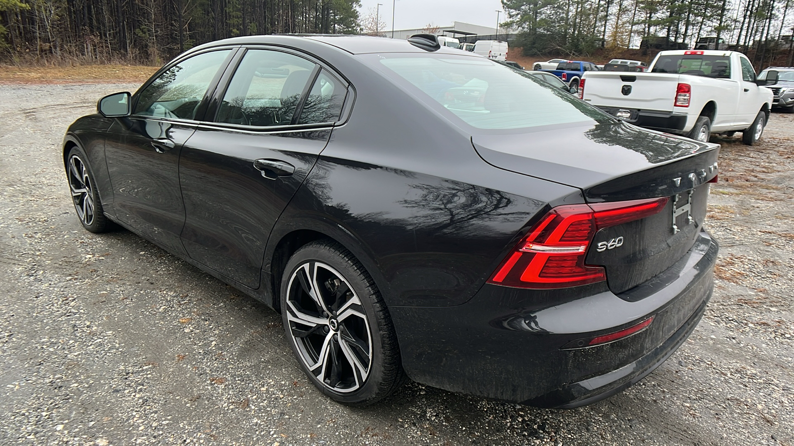 2024 Volvo S60 Core Dark Theme 7