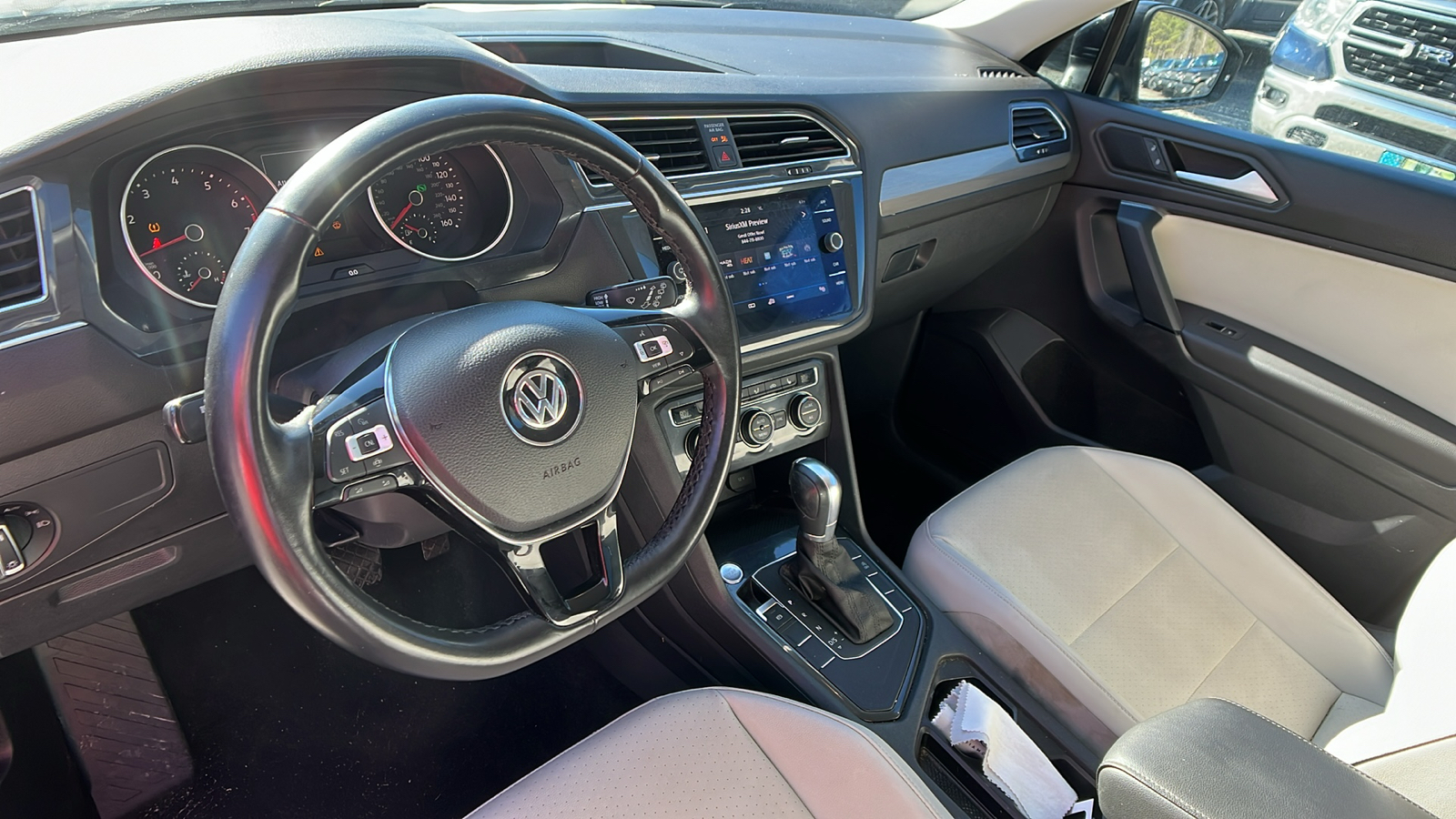 2019 Volkswagen Tiguan SE 19