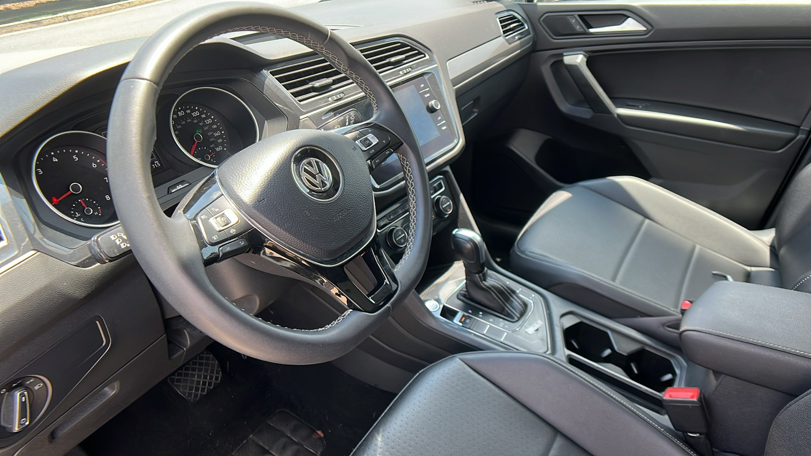2021 Volkswagen Tiguan SE 19