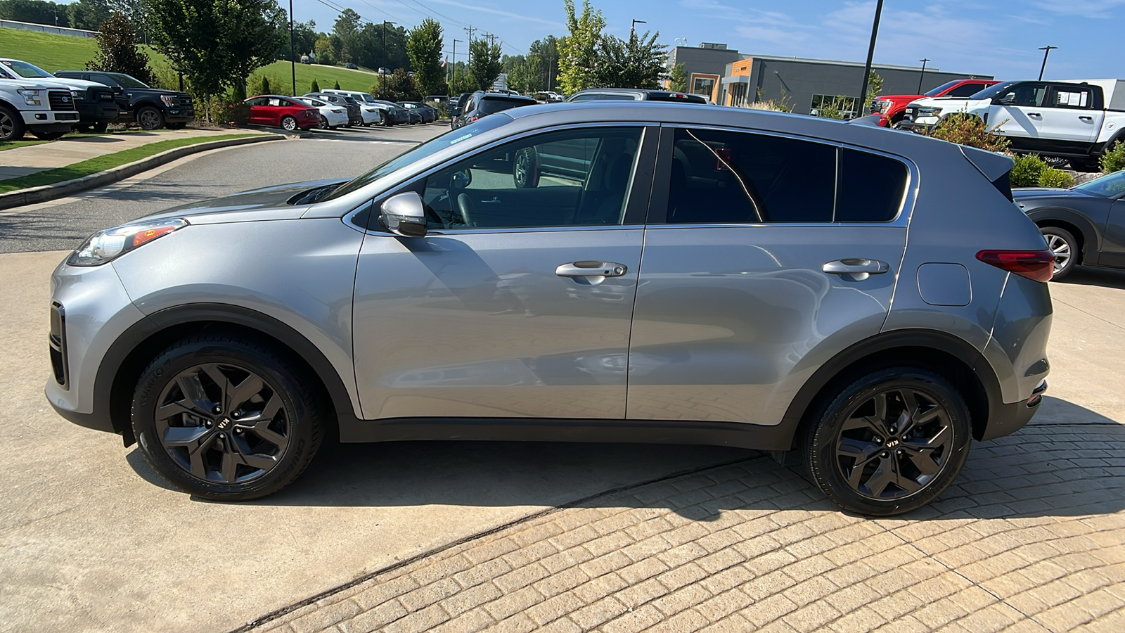 2022 Kia Sportage LX 8