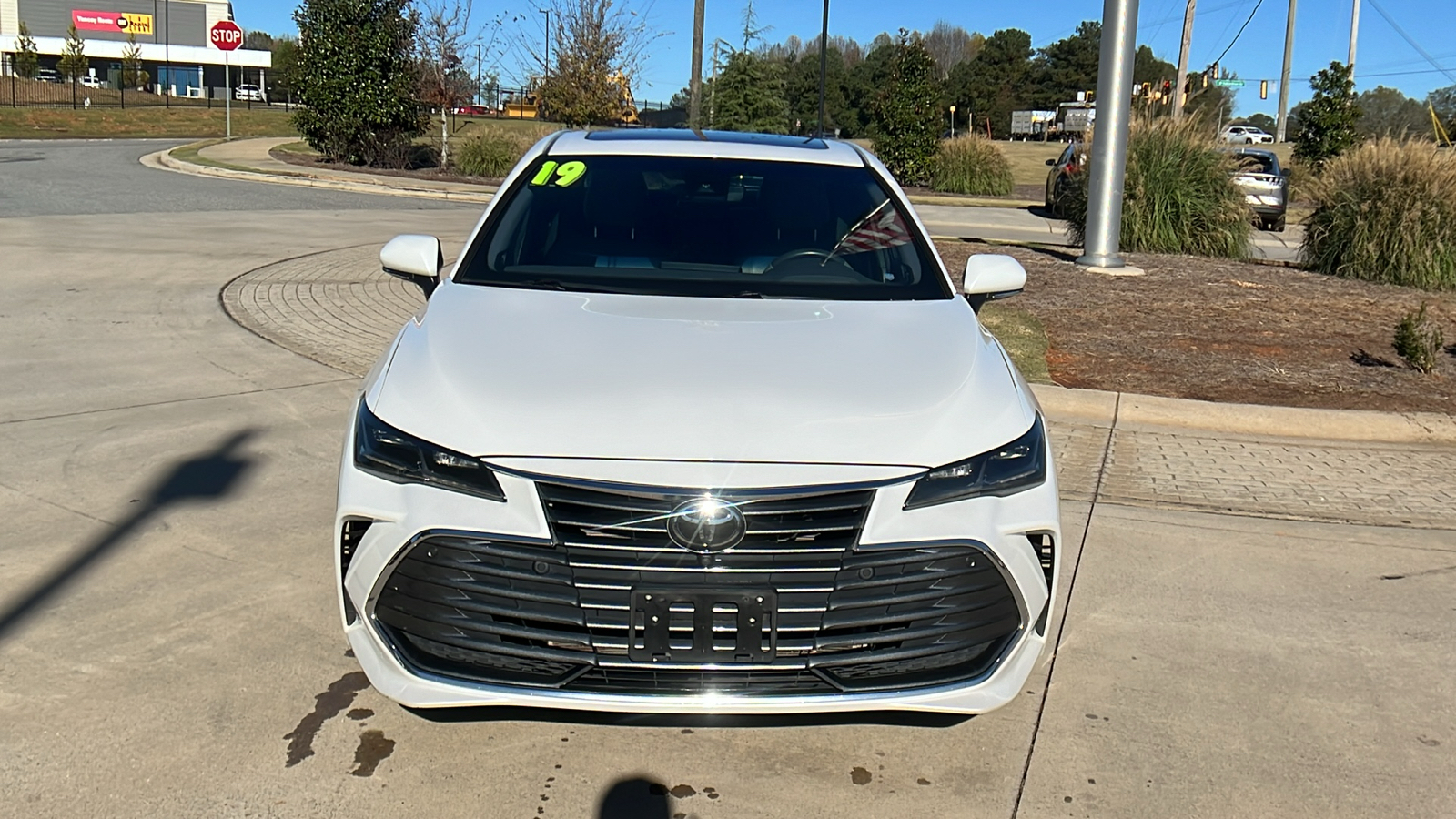 2019 Toyota Avalon XLE 2