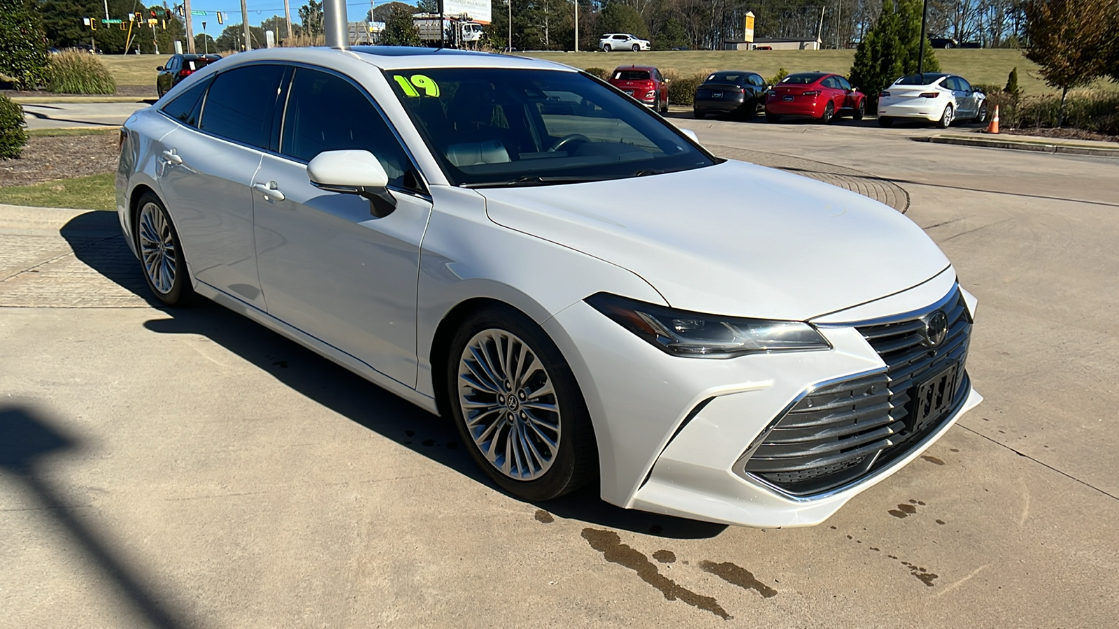 2019 Toyota Avalon XLE 3