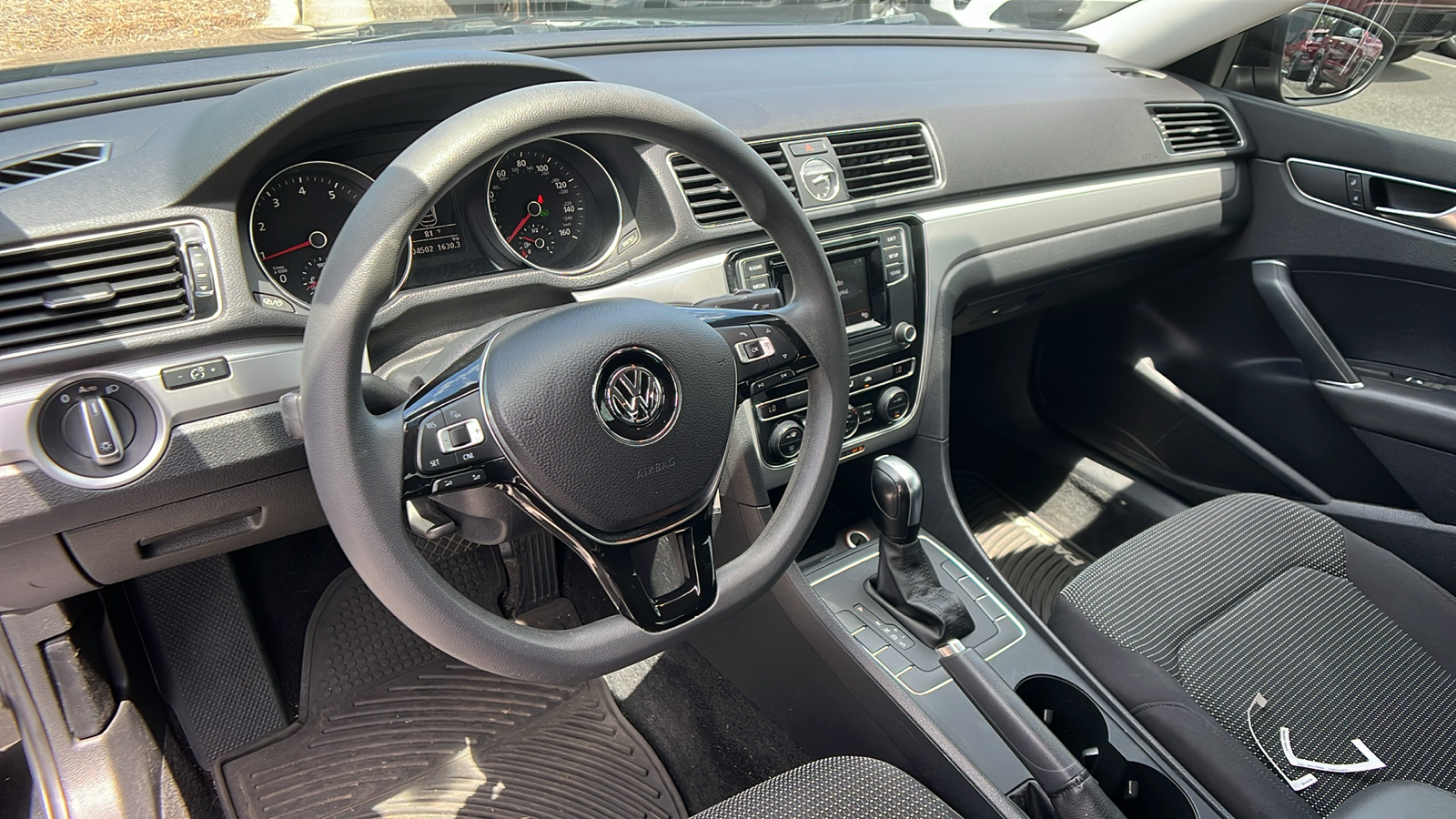2017 Volkswagen Passat 1.8T S 19
