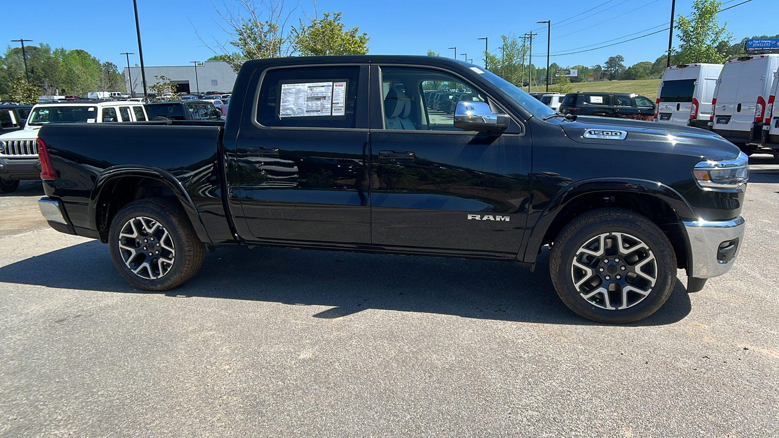 2025 Ram 1500 Laramie 4