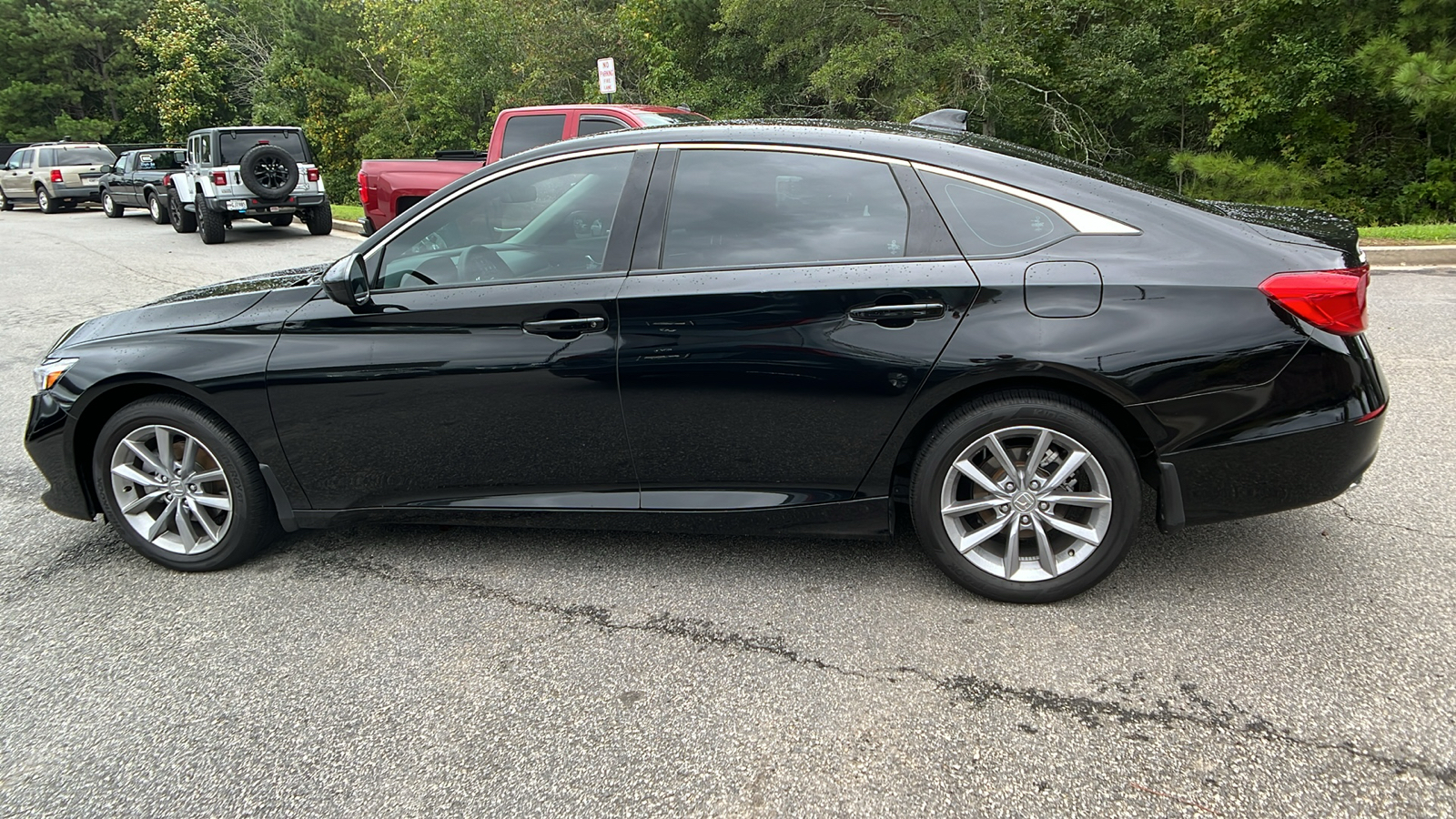 2021 Honda Accord Sedan LX 8