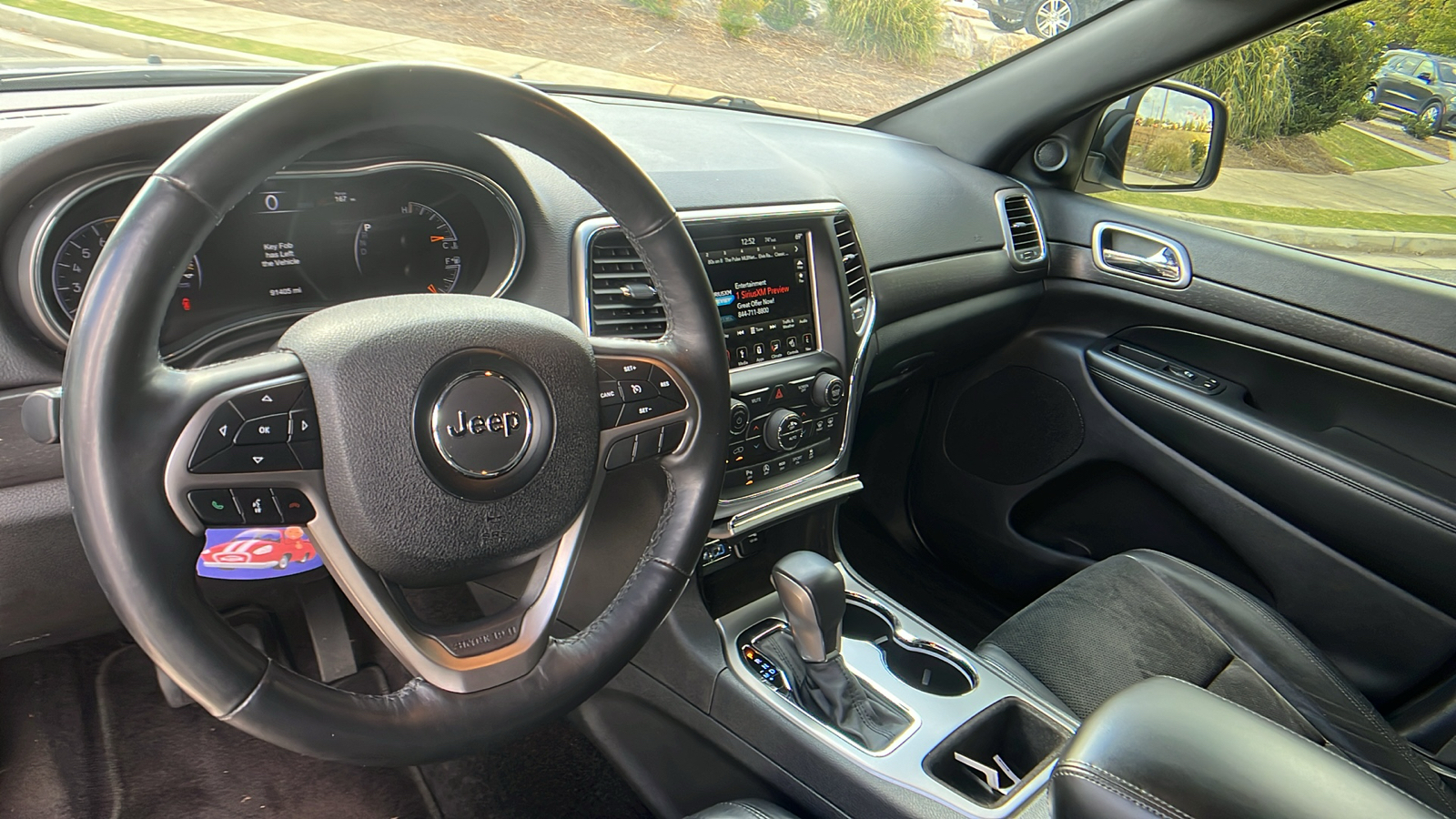 2018 Jeep Grand Cherokee Laredo E 19