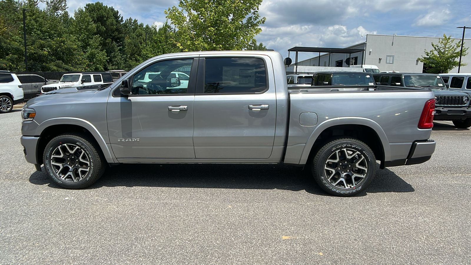 2025 Ram 1500 Laramie 8