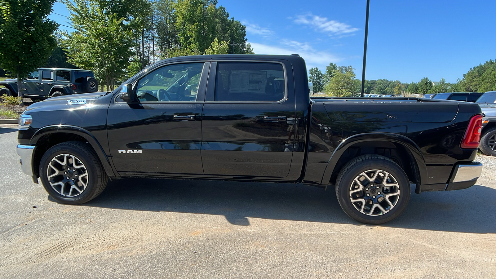 2025 Ram 1500 Laramie 8