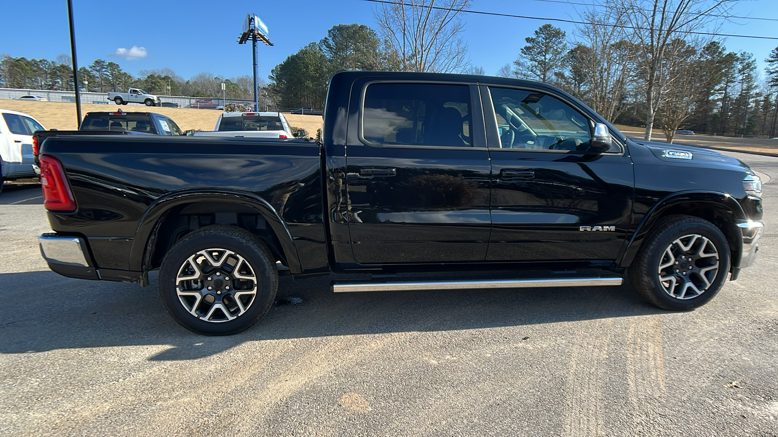 2025 Ram 1500 Laramie 4