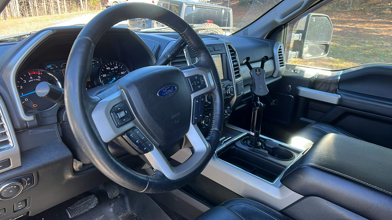 2017 Ford Super Duty F-350 SRW  19