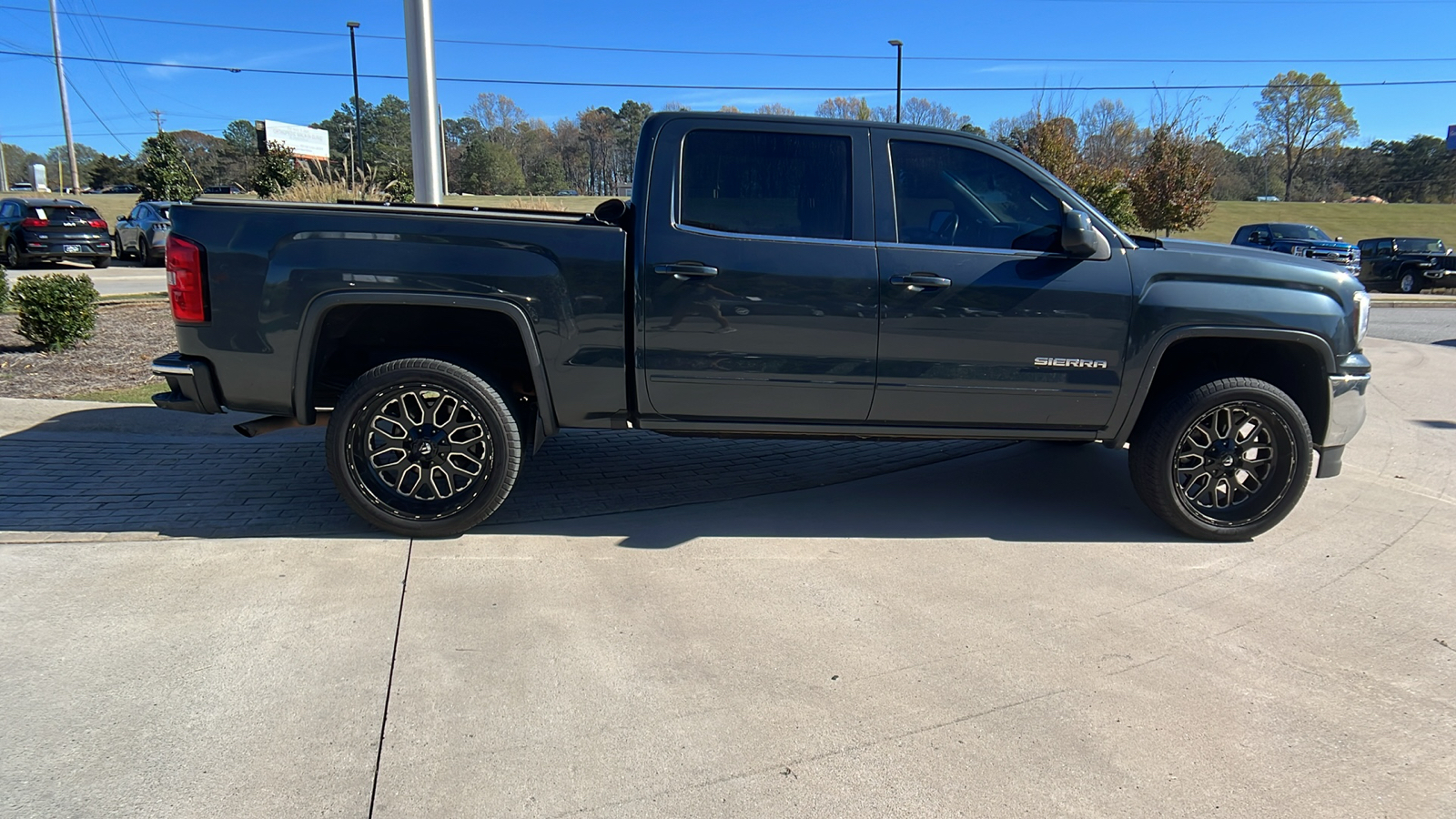 2017 GMC Sierra 1500 SLE 4