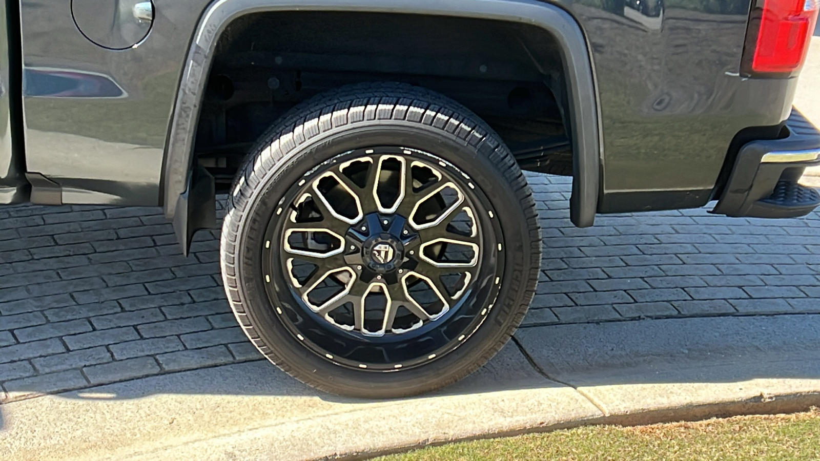 2017 GMC Sierra 1500 SLE 9