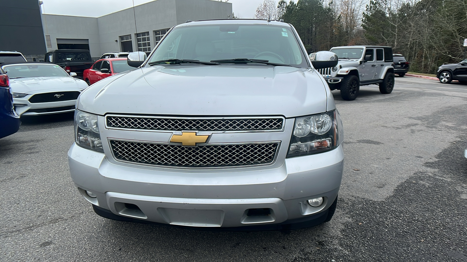 2013 Chevrolet Avalanche LT 2