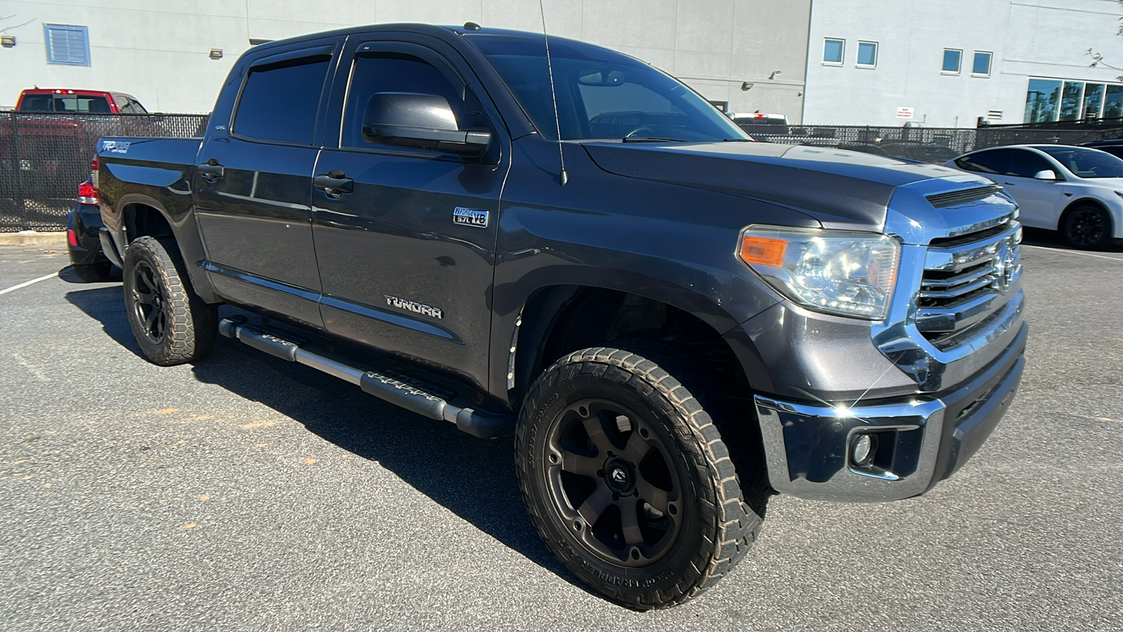 2017 Toyota Tundra 4WD SR5 3