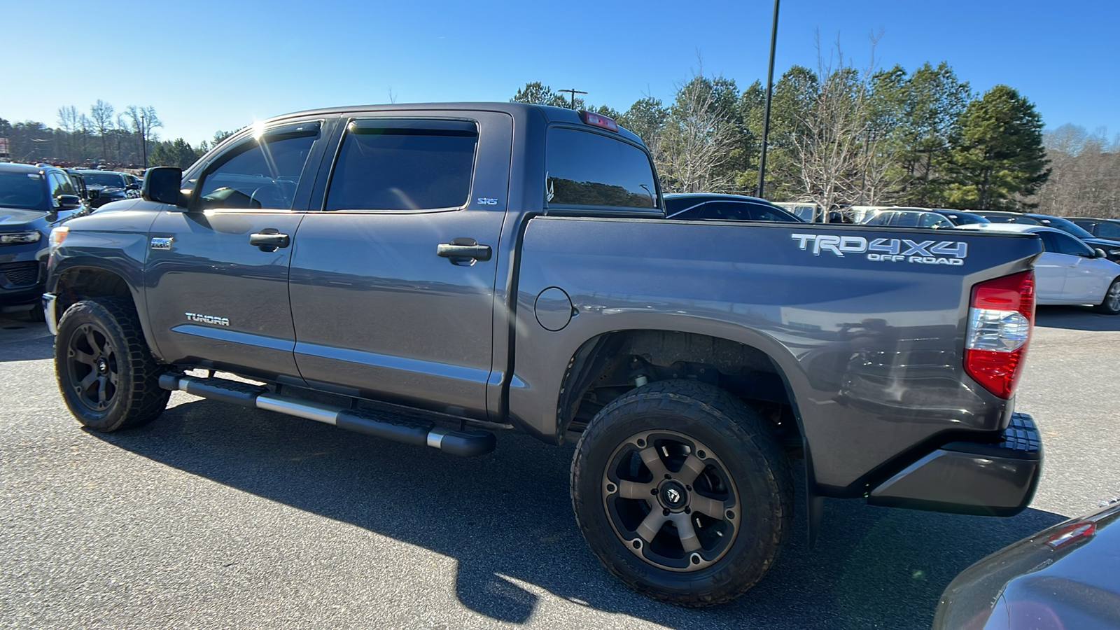 2017 Toyota Tundra 4WD SR5 7