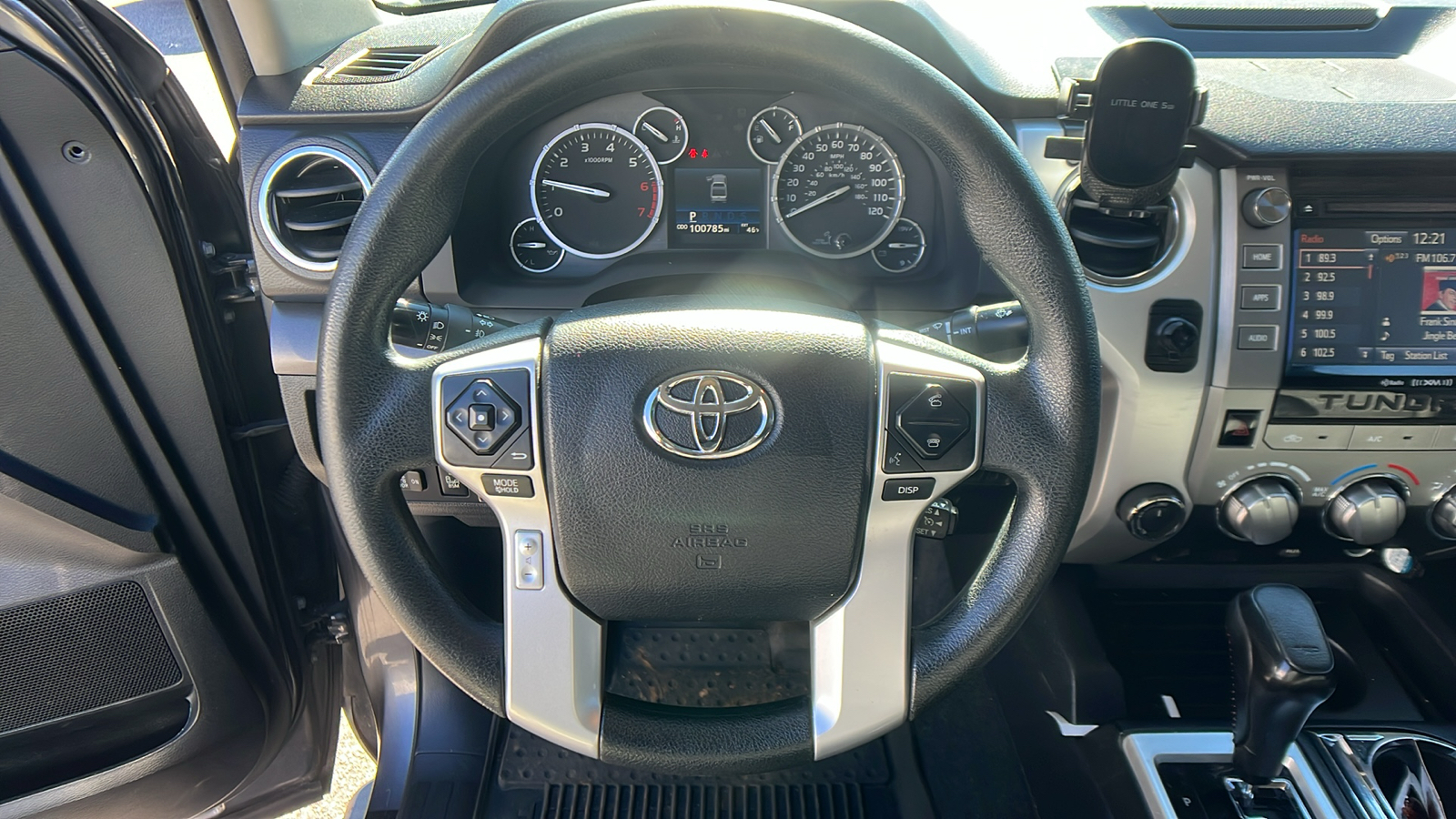 2017 Toyota Tundra 4WD SR5 18