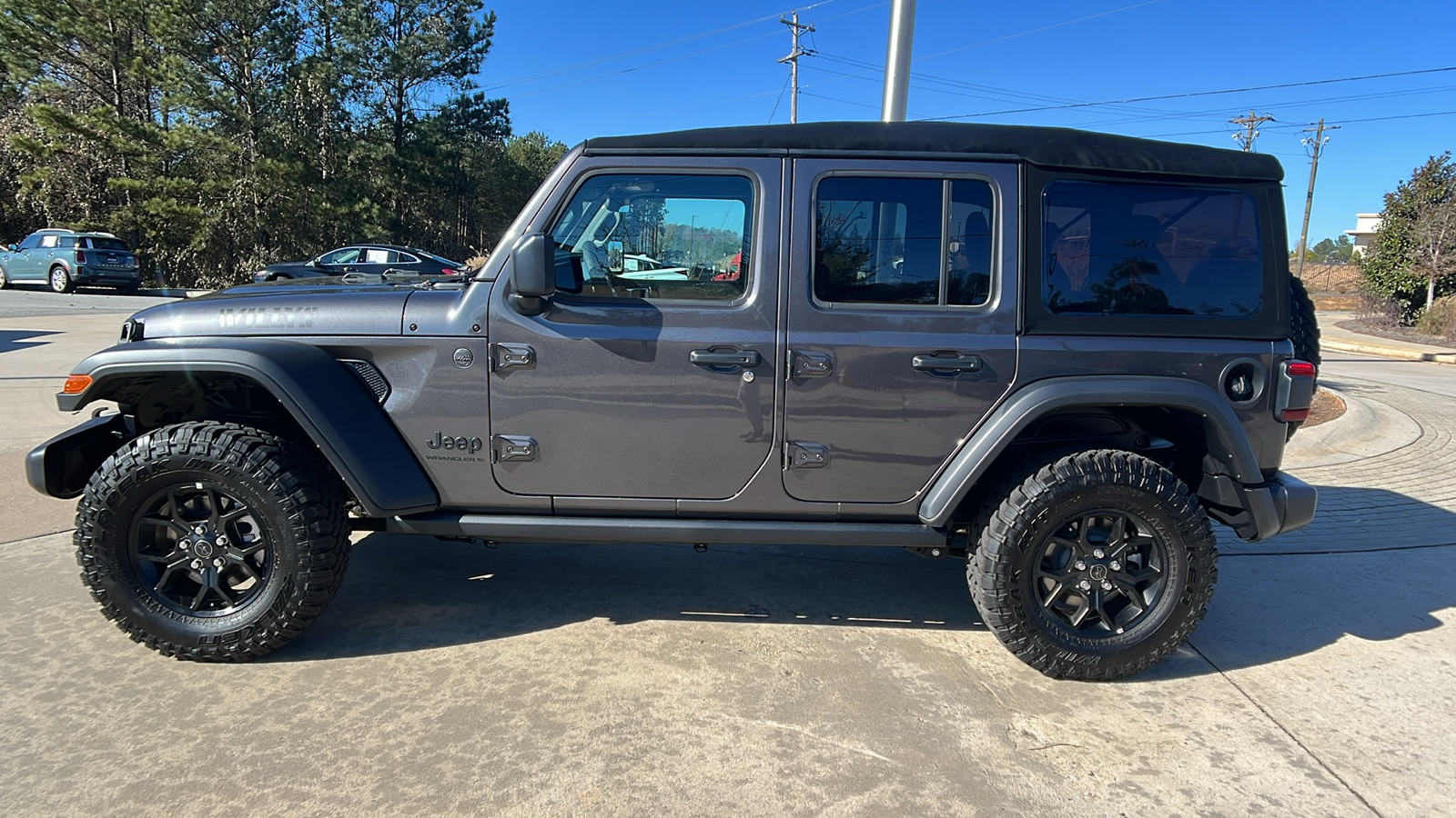 2024 Jeep Wrangler Willys 8