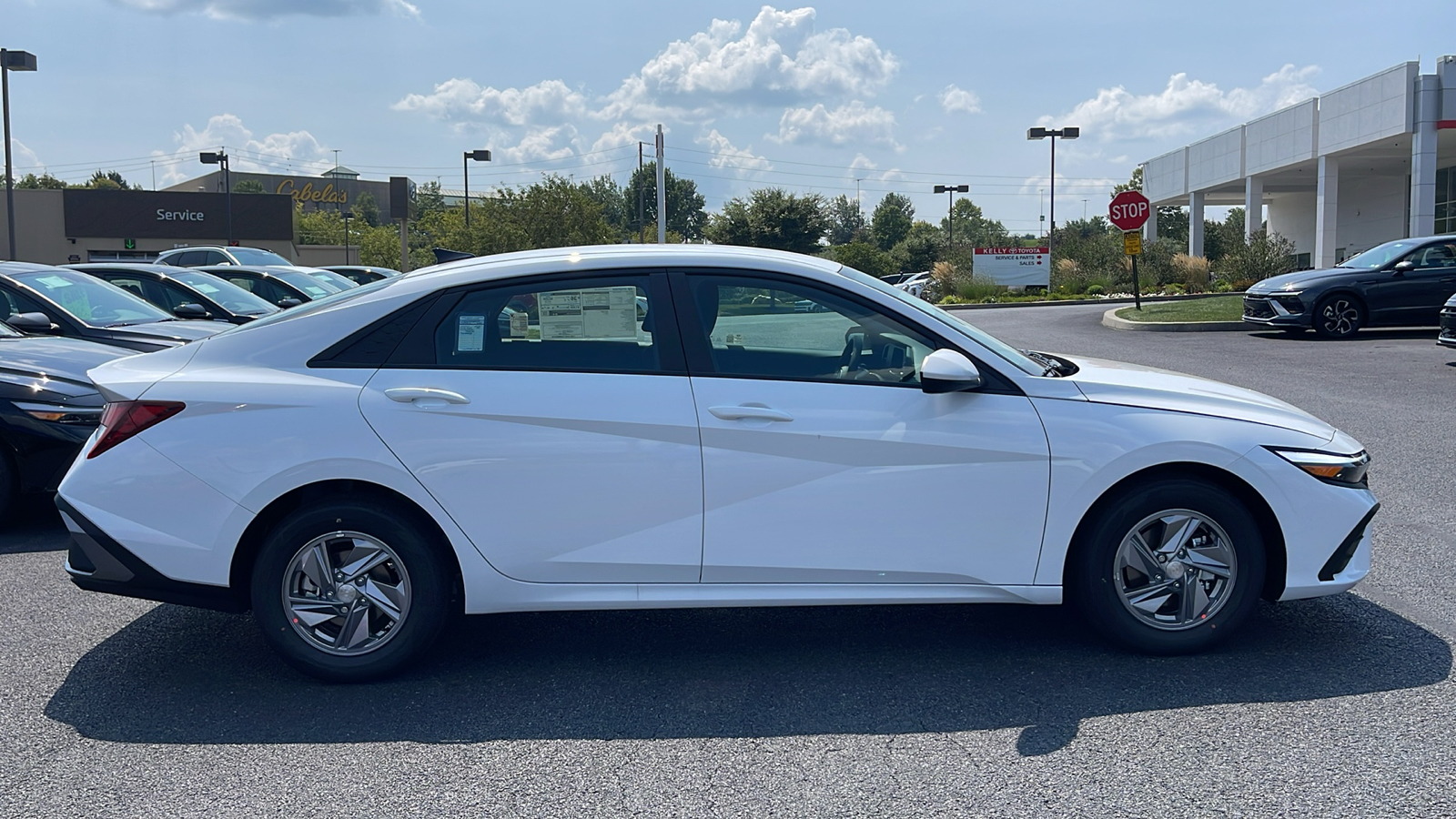 2024 Hyundai Elantra SE 3