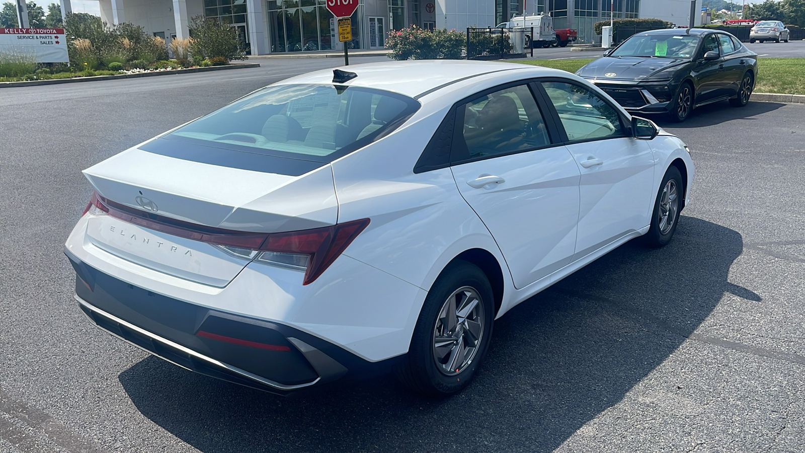 2024 Hyundai Elantra SE 4