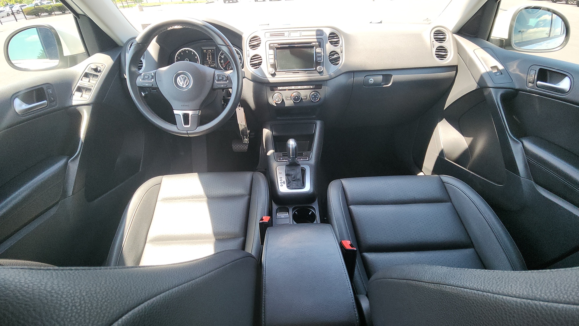 2015 Volkswagen Tiguan SE 18