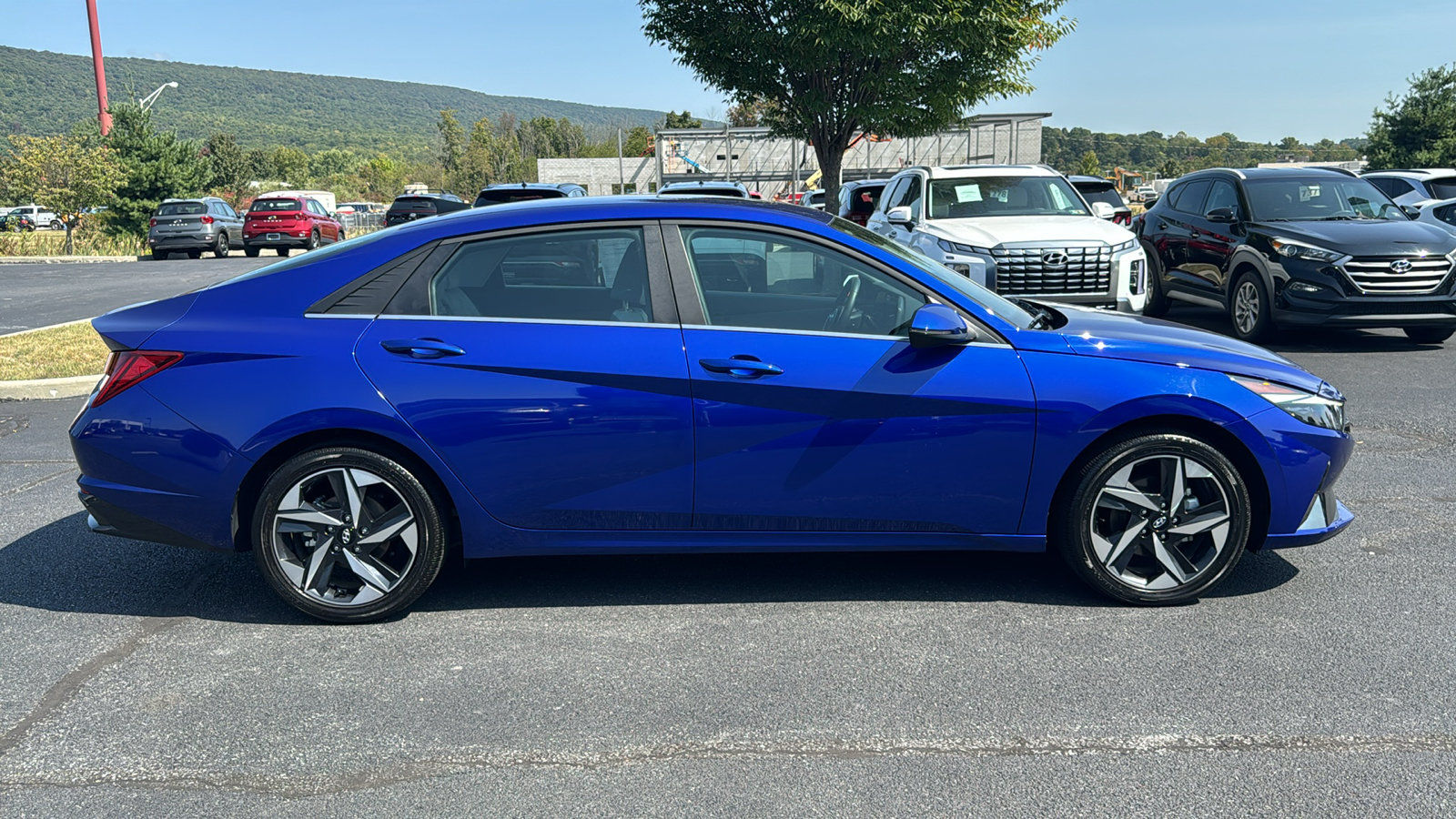 2023 Hyundai Elantra Hybrid Limited 4