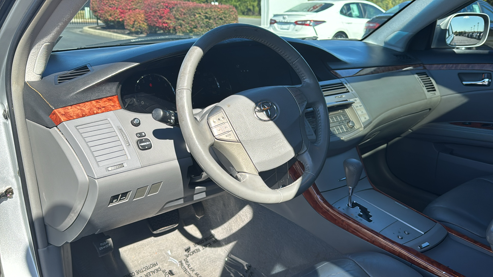 2006 Toyota Avalon XLS 24