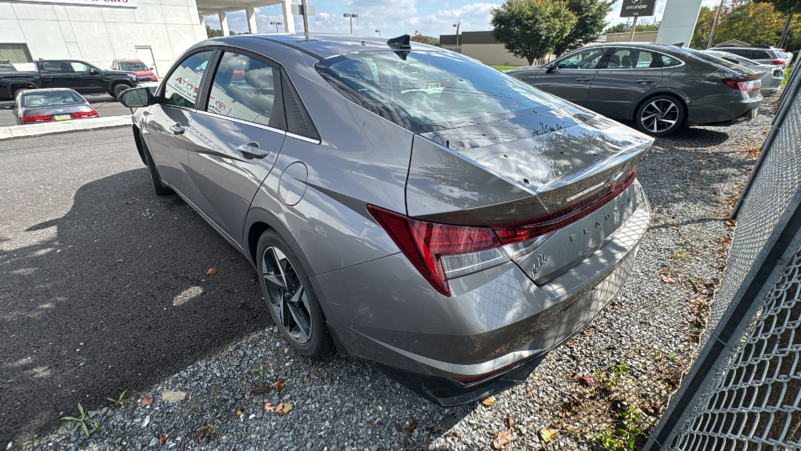 2023 Hyundai Elantra Limited 10