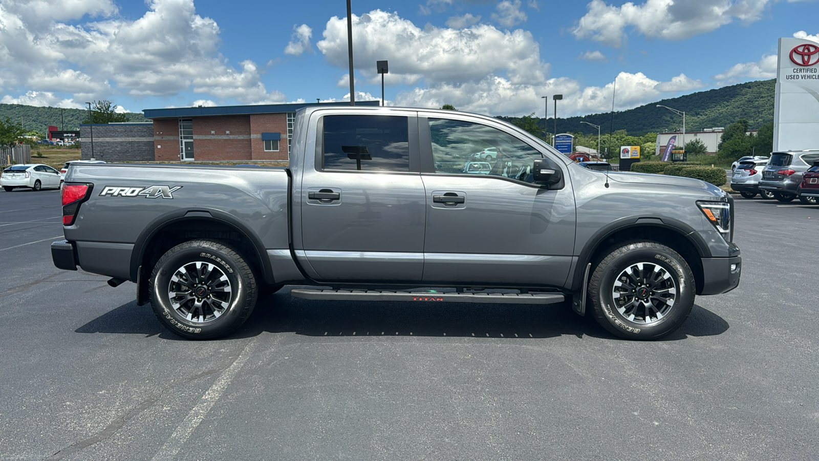 2021 Nissan Titan PRO-4X 4