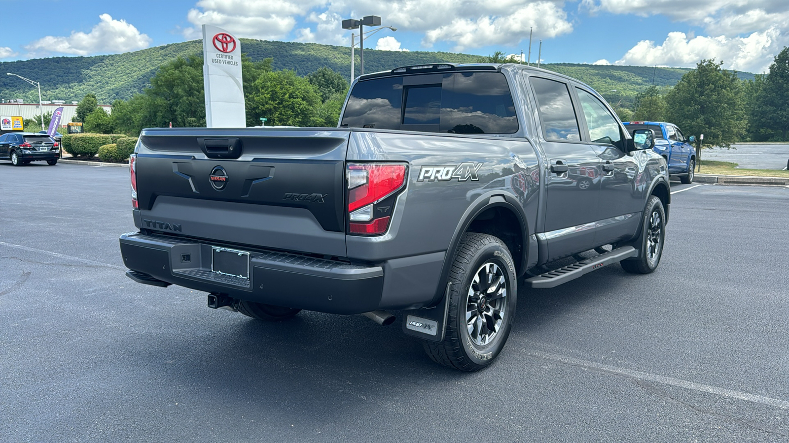 2021 Nissan Titan PRO-4X 7