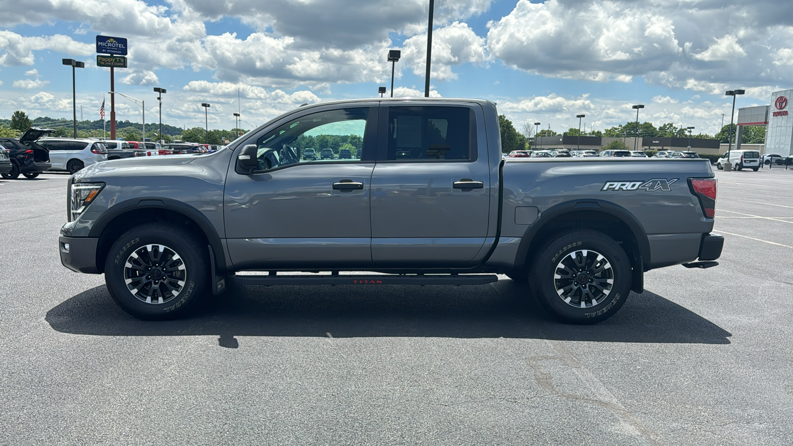 2021 Nissan Titan PRO-4X 13