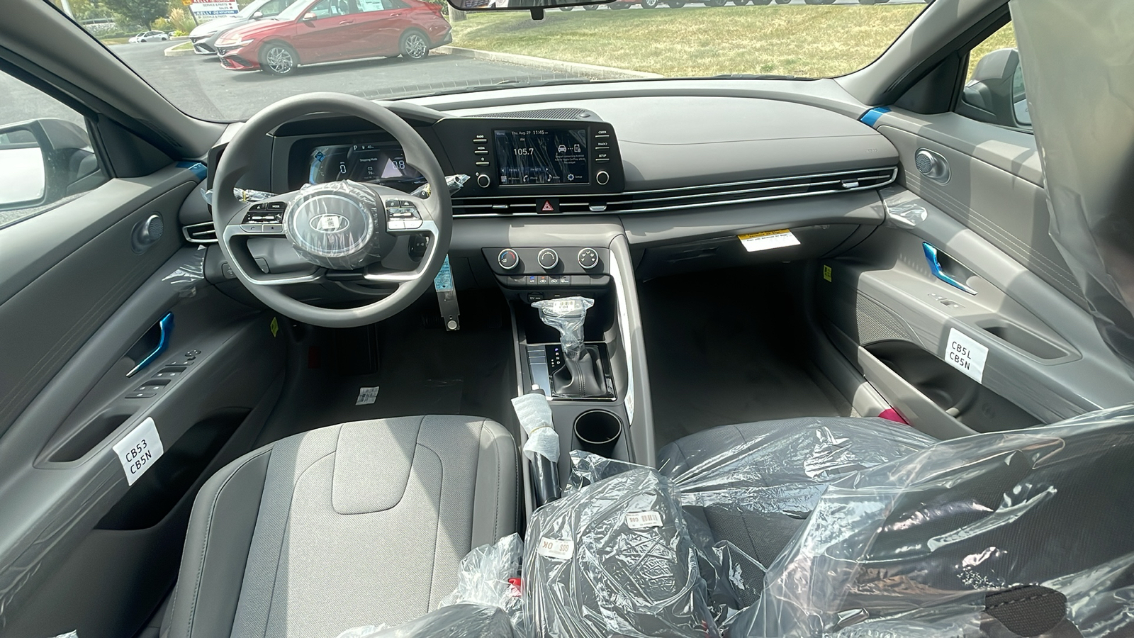 2025 Hyundai Elantra SE 8