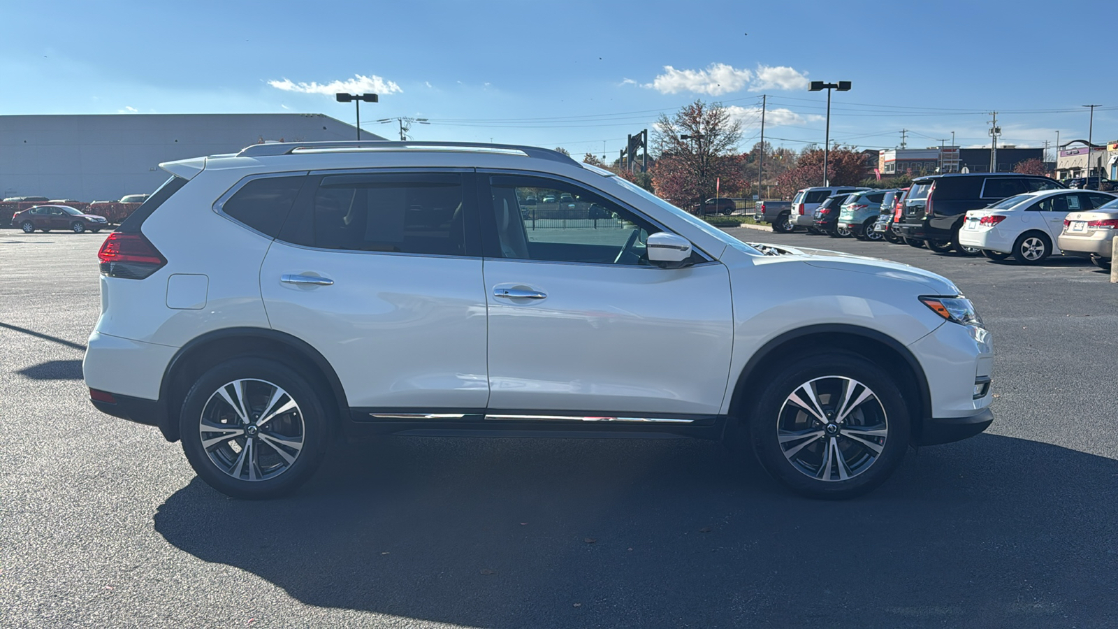 2017 Nissan Rogue SL 4