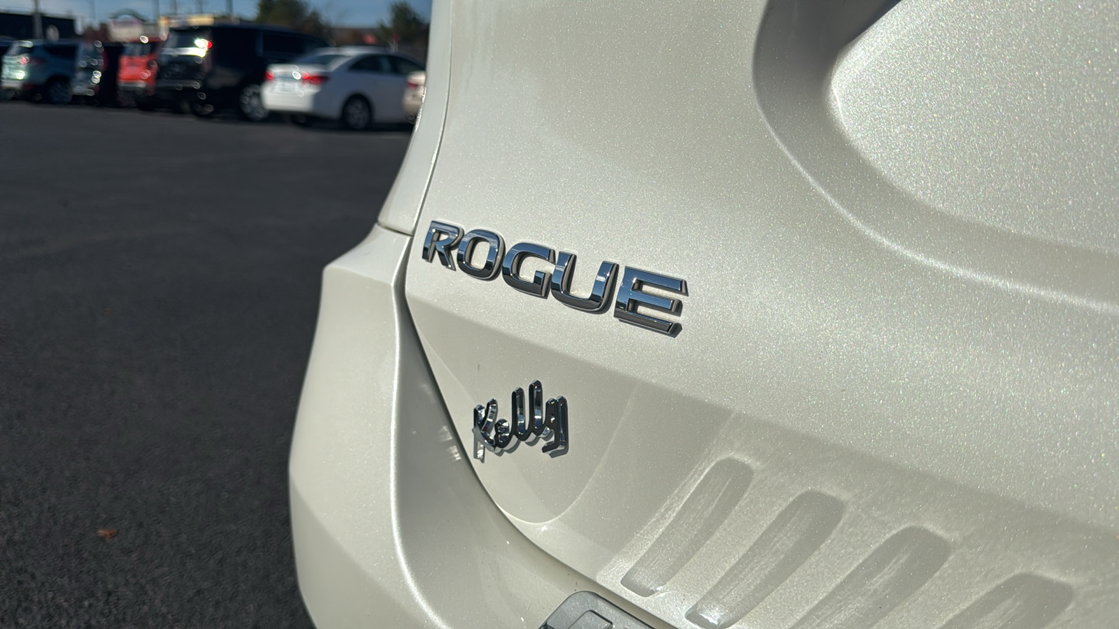 2017 Nissan Rogue SL 9