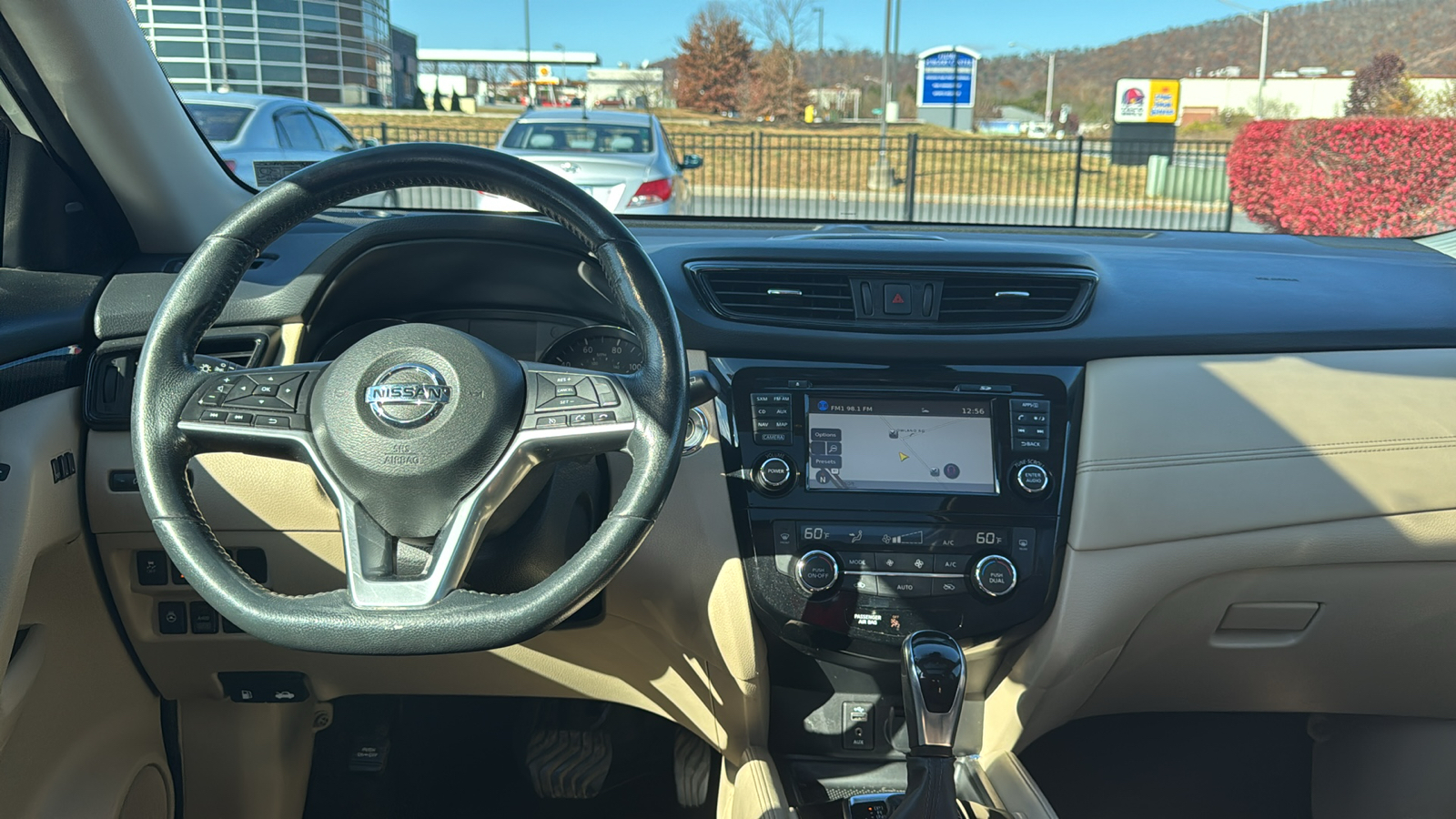 2017 Nissan Rogue SL 19