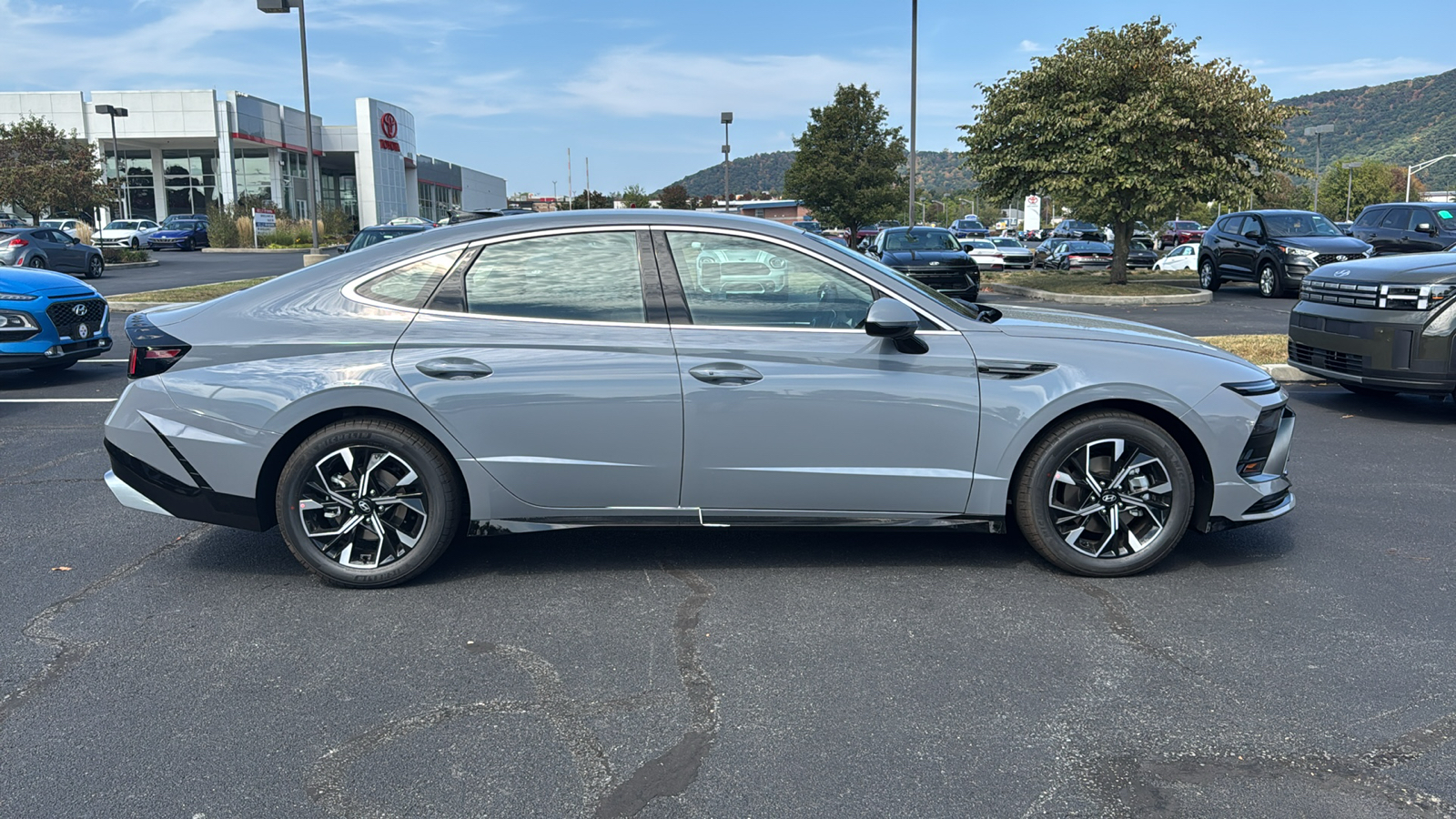 2025 Hyundai Sonata SEL 3