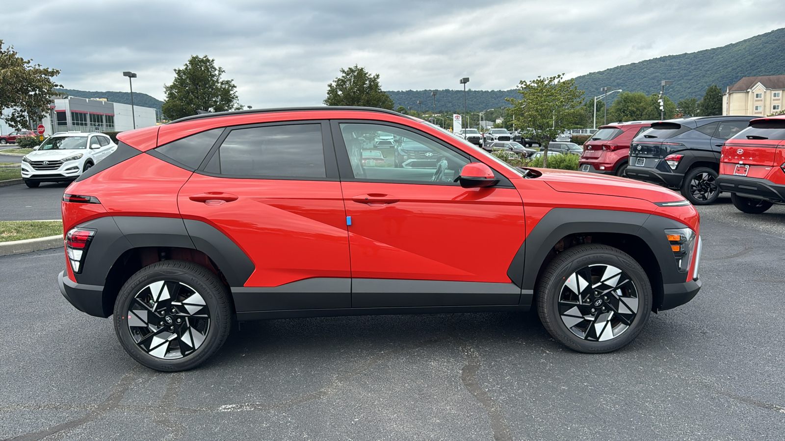 2025 Hyundai Kona SEL 3