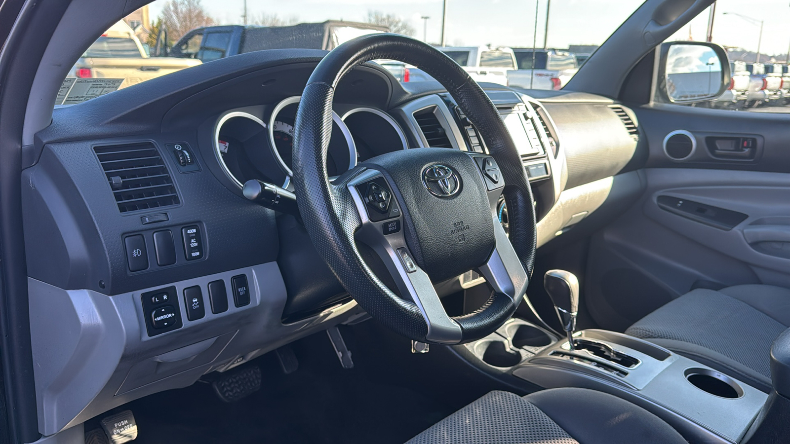 2015 Toyota Tacoma Base 24