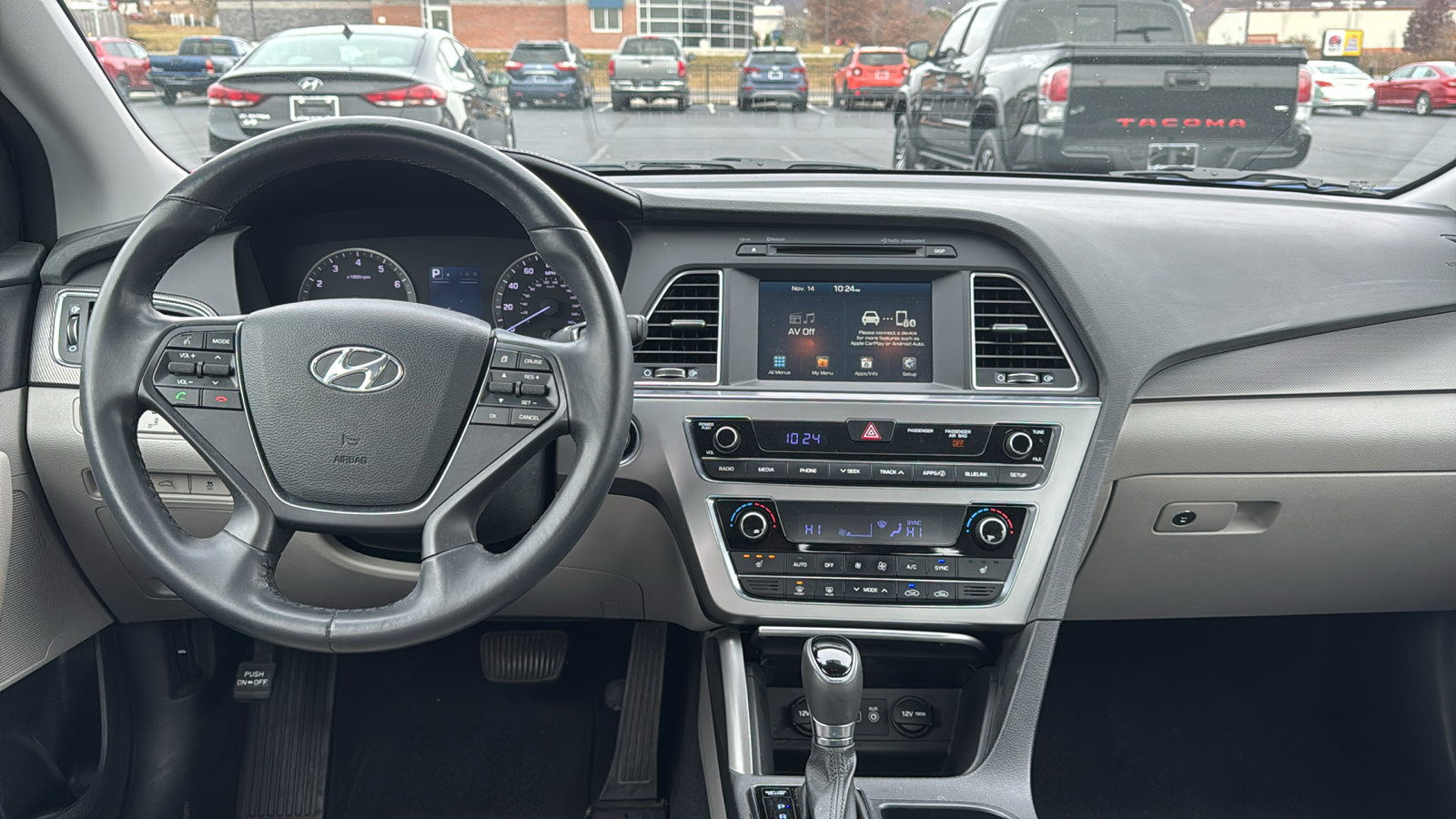 2016 Hyundai Sonata Base 18