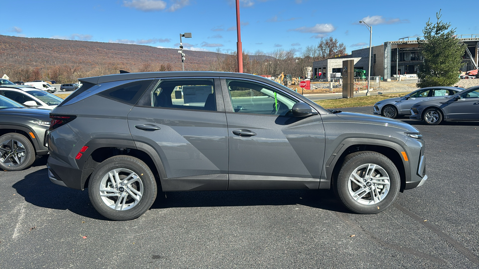 2025 Hyundai Tucson SE 3