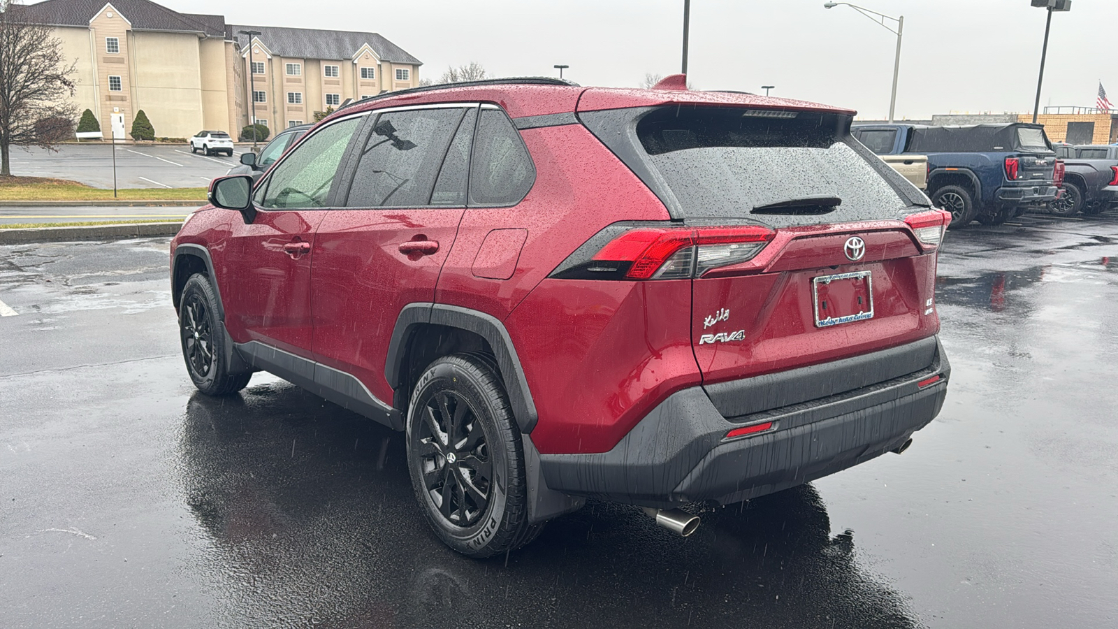 2019 Toyota RAV4 LE 11