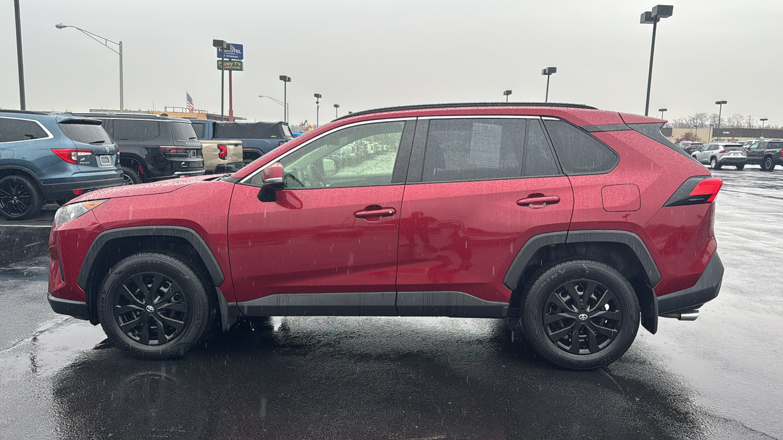 2019 Toyota RAV4 LE 12