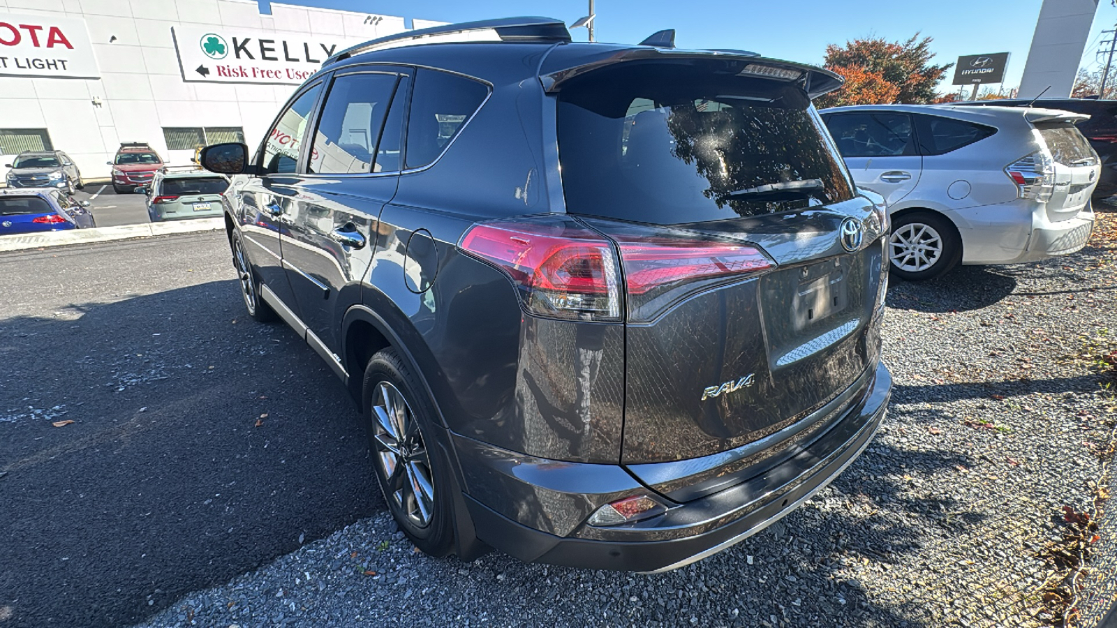 2018 Toyota RAV4 Hybrid Limited 10